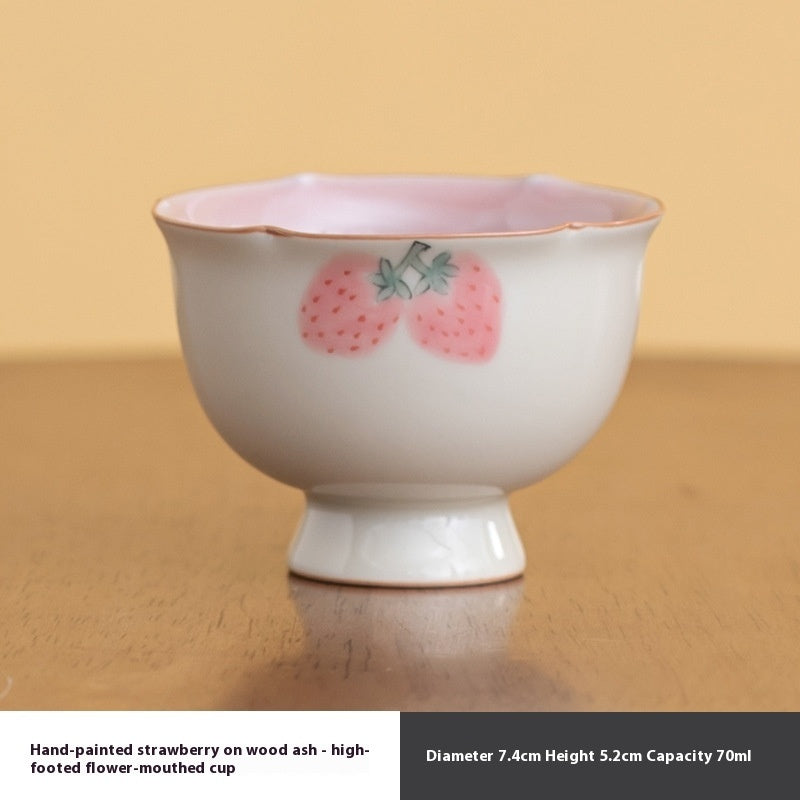 Ceramiczna filiżanka „Pink Berry Ice” – styl chiński