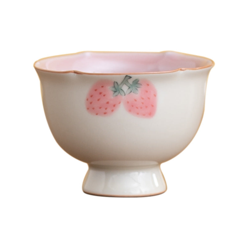 Ceramiczna filiżanka „Pink Berry Ice” – styl chiński